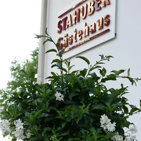 Gaestehaus Stahuber Estalagem Feldkirchen-Westerham